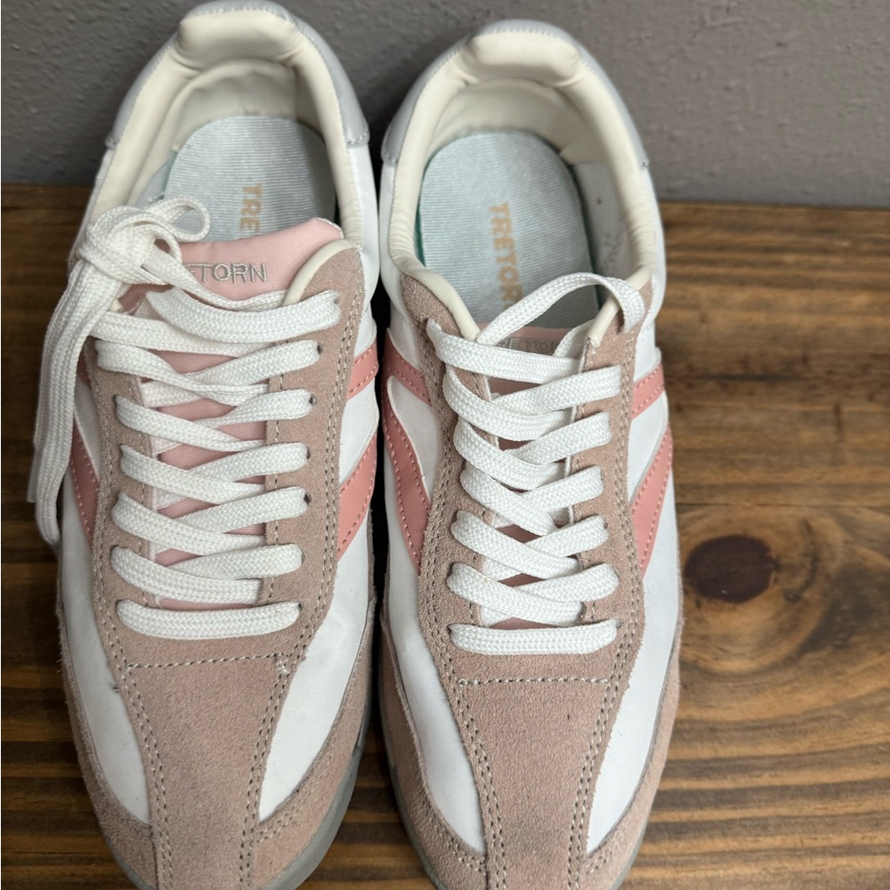 Women's size 9 Tretorn Rawlins Pink, Mauve and White Sneakers EUC fall Neutral